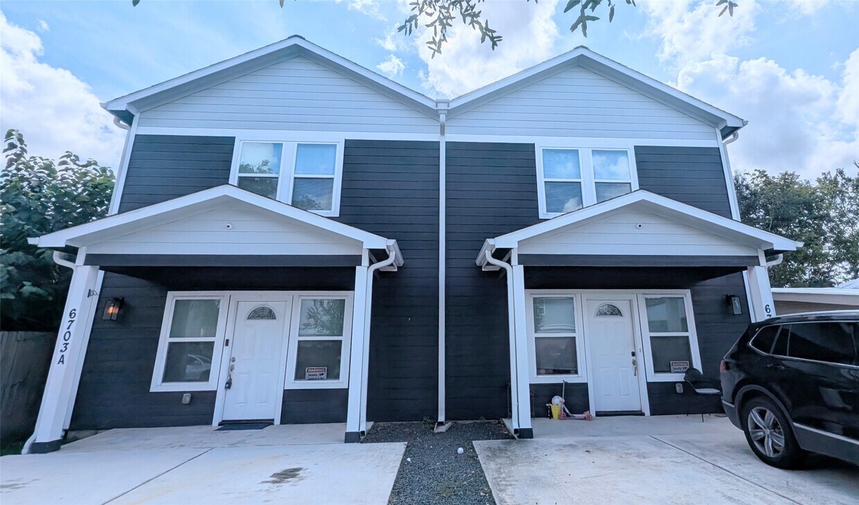 Foto principal - 6703 St Augustine St