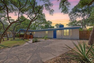 Building Photo - 6010 Oakclaire Dr