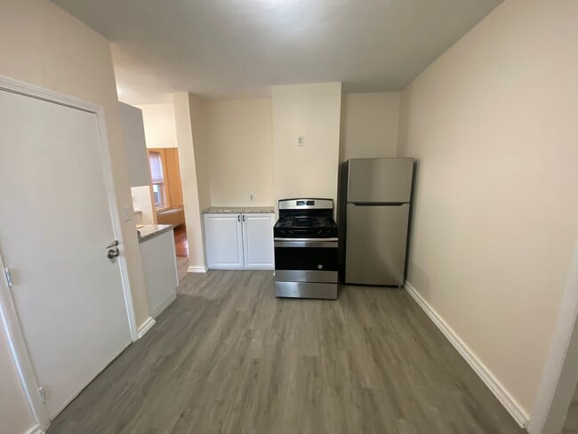 Building Photo - 33 Everett Ave