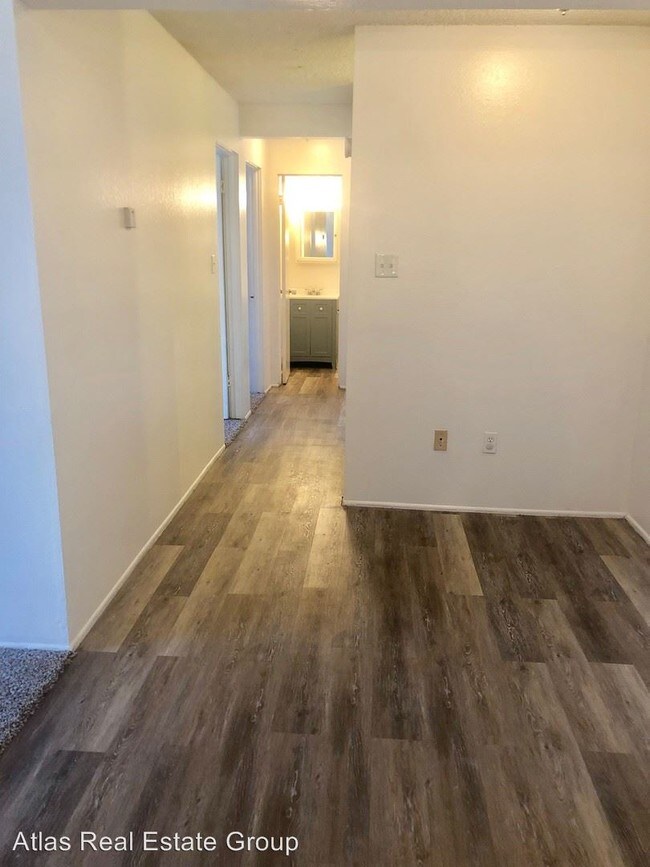 Building Photo - 3110 Mallard Dr