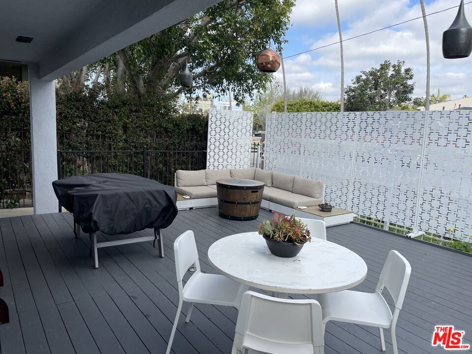 Primary Photo - 2415 Abbot Kinney Blvd