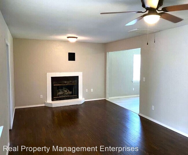 Building Photo - 3 br, 2 bath House - 526 S Monocoupe Dr