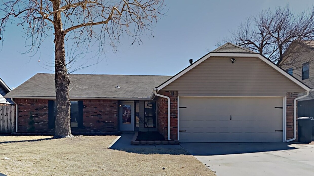 Foto principal - Charming 3 Bedroom home in Mustang School ...