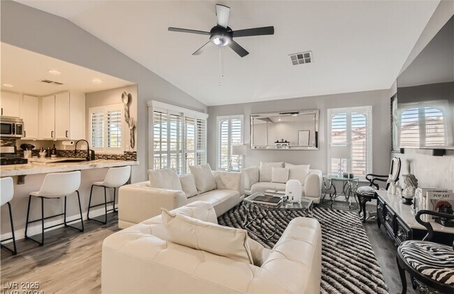 Foto del edificio - 7250 Diamond Canyon Ln