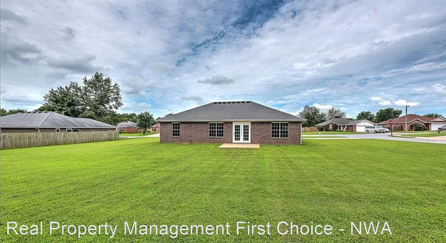 Building Photo - 3 br, 2 bath House - 400 Sun Meadows Dr.