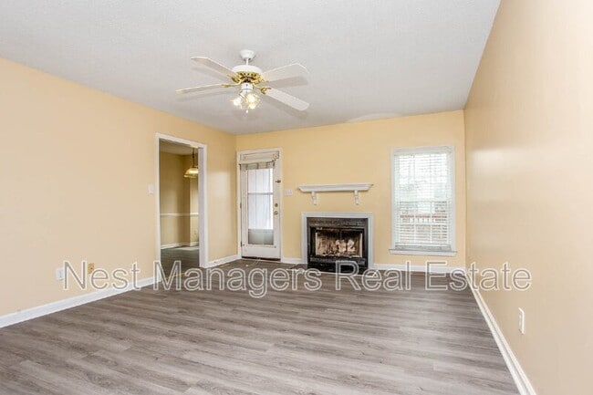 Foto del edificio - 3813 Constance Rd