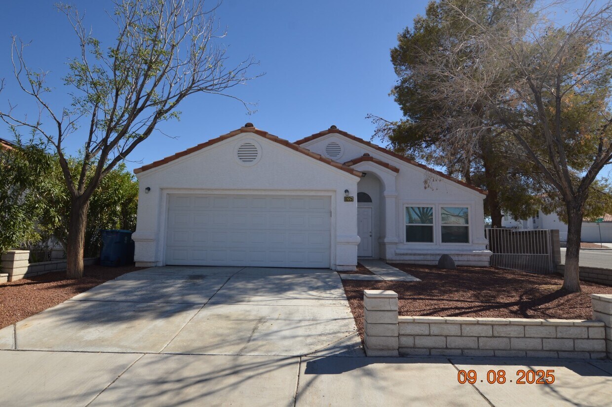 Foto principal - 8225 Mt Brodie Cir