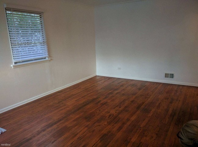 Building Photo - 4022 Lyman Ave