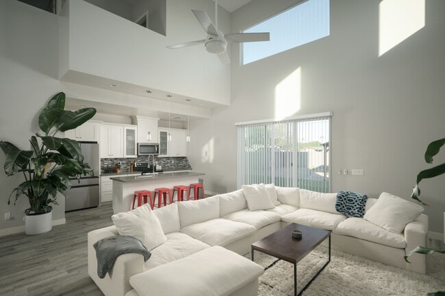 Foto del edificio - 2821 N 28th Pl