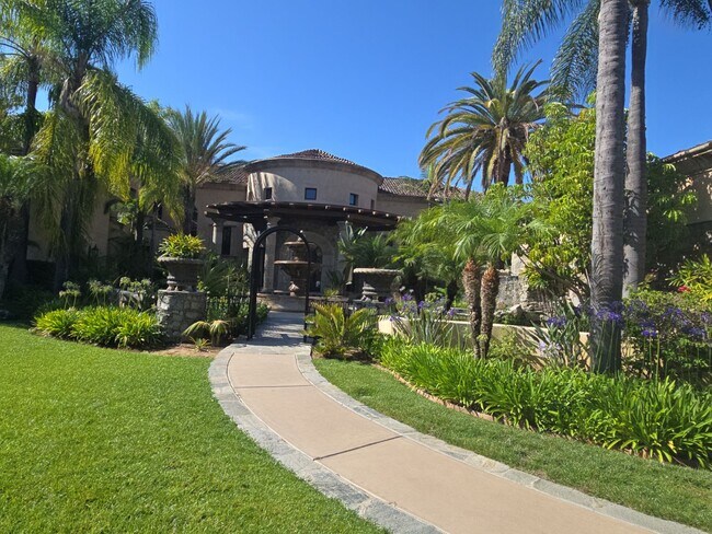 Building Photo - 14115 Biscayne Pl
