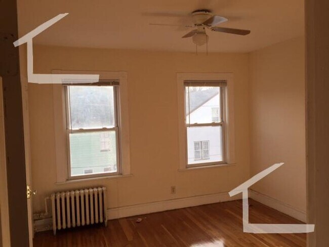 Building Photo - 114 Murdock St