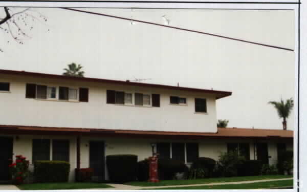 Primary Photo - 1402 College Ave