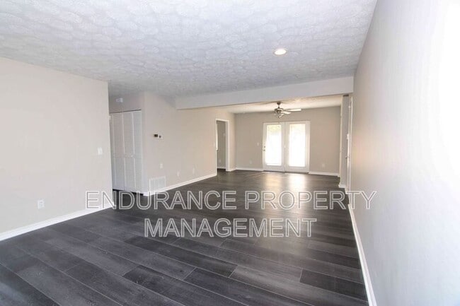 Foto del edificio - 10203 Storm Dr