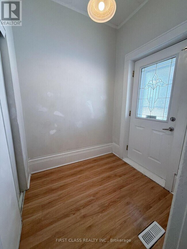 Building Photo - 432 Charlotte St