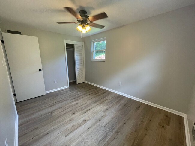 Foto del edificio - 112 Woodlawn Ave
