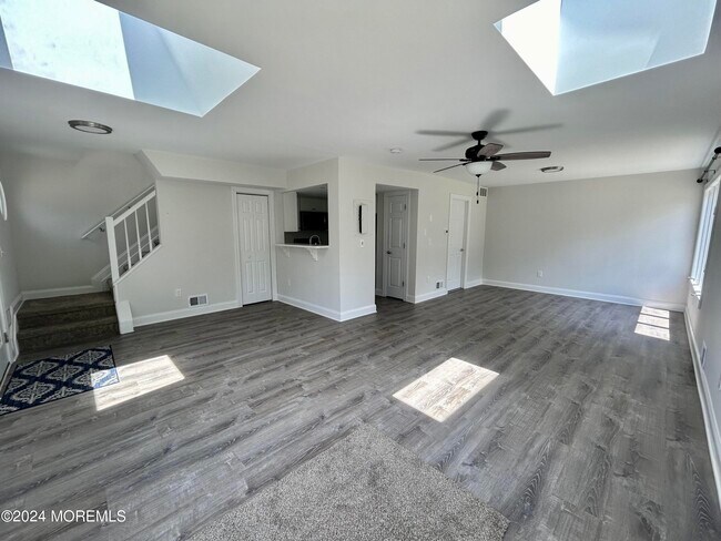 Building Photo - 102 Northrup Dr