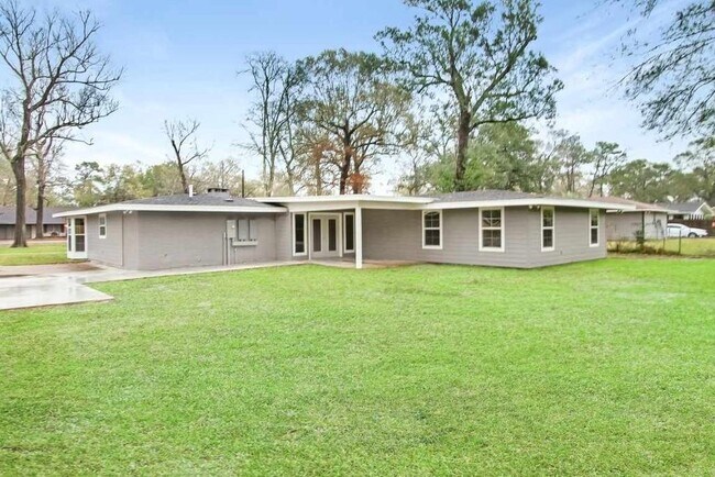 Foto del edificio - 7575 Coburn Dr