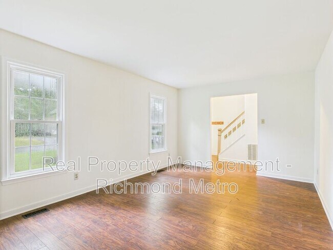 Foto del edificio - 8621 Sunset Knoll Rd