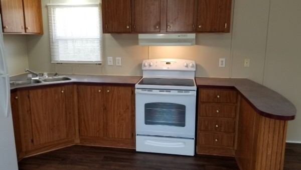 Foto del edificio - 6100 Briarwood Dr