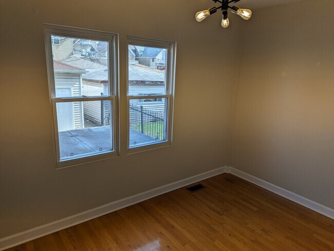 Building Photo - 2841 N Albany Ave