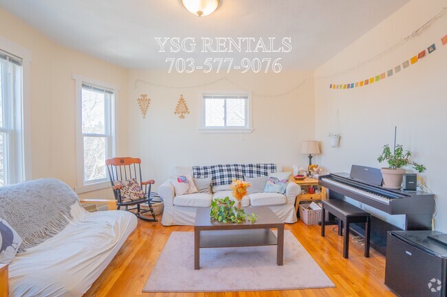 Building Photo - 364 Highland Ave