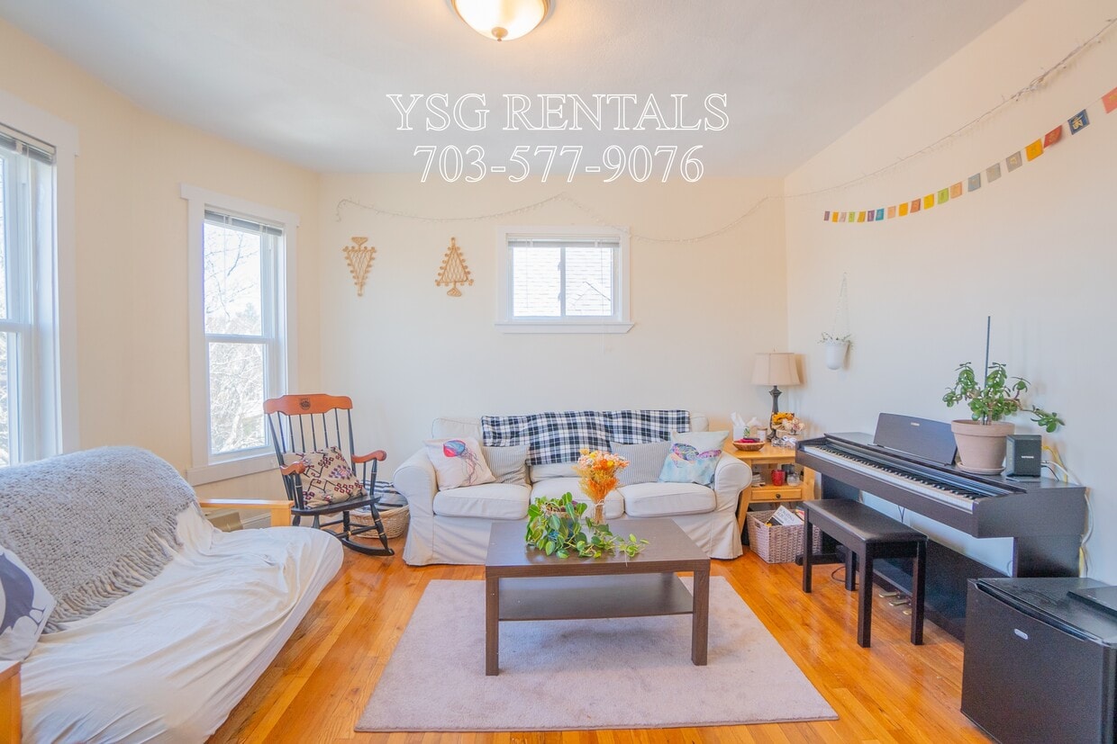 Primary Photo - 364 Highland Ave
