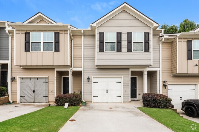 Building Photo - 706 Highwood Ln