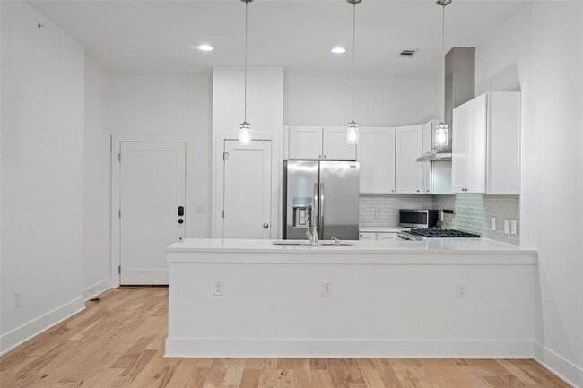 Building Photo - 908 Nueces St