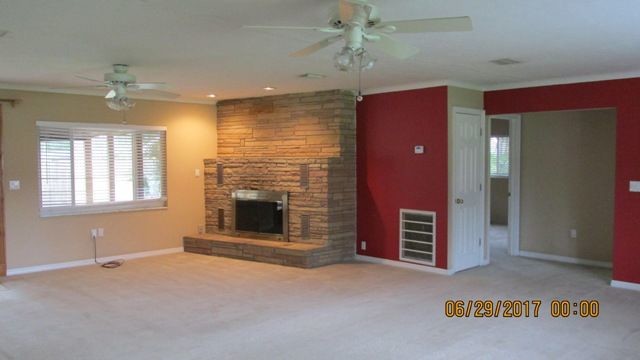 Building Photo - Lake Magdalene 3/2/2 for rent