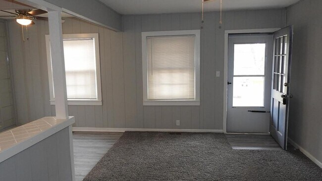 Foto del edificio - 5748 Marsh Avenue