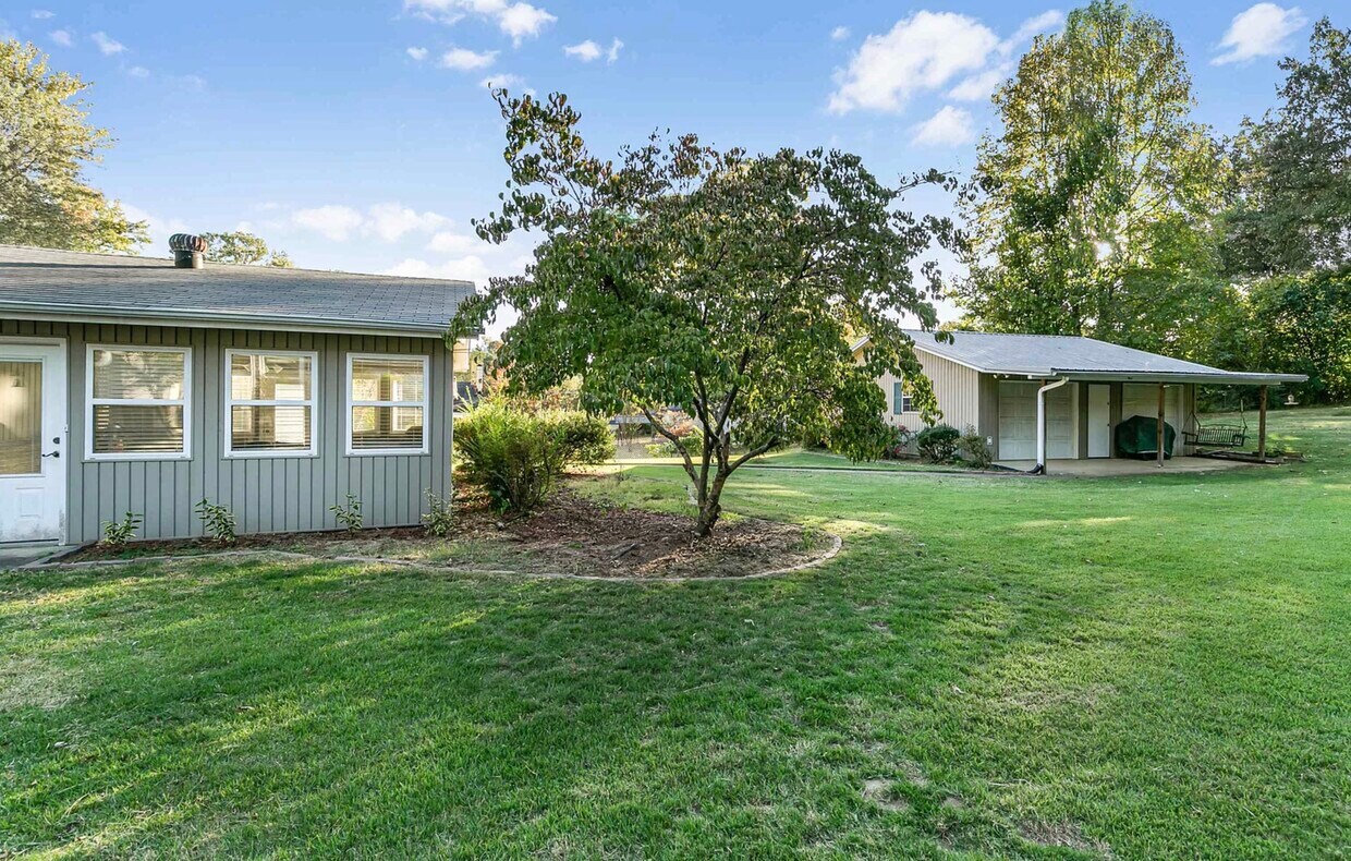 Foto principal - 37 Beechwood Dr