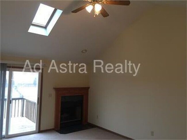 Building Photo - 2528 Bent Oak Ct