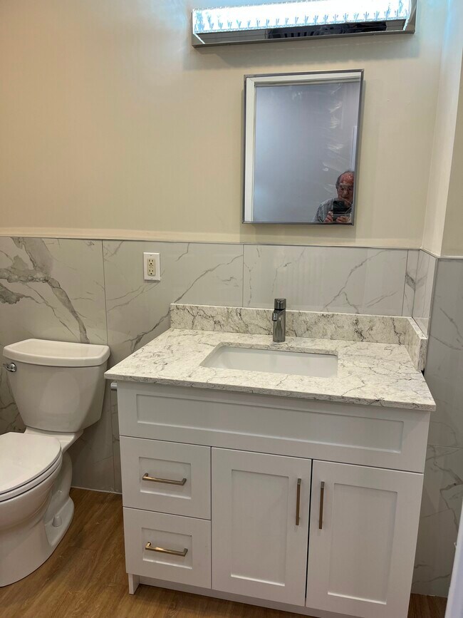 Photo du bâtiment - Luxury Renovated Unit