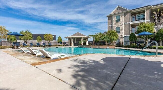 Building Photo - 10855 Eagle Dr