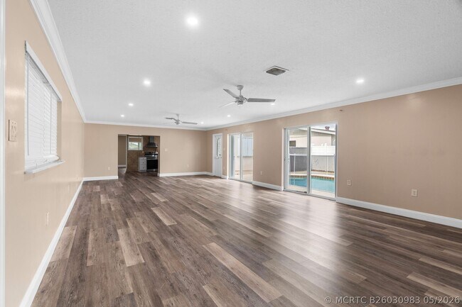 Building Photo - 3201 Alice Dr