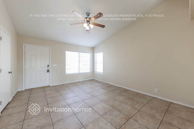 Foto del edificio - 6615 N 77th Dr