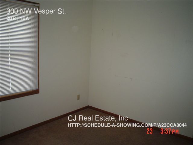 Foto del edificio - 300 NW Vesper St