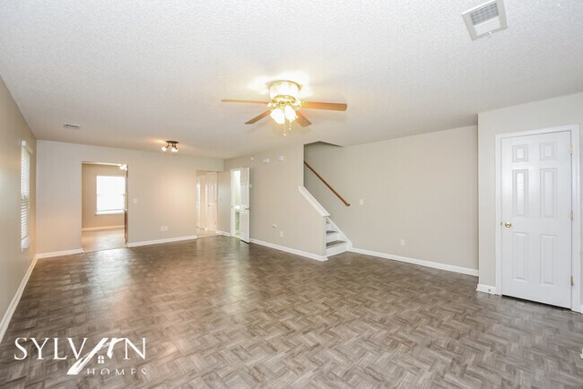 Building Photo - Nice 3BR 2.5BA Home