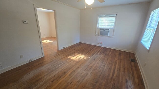 Building Photo - Forest Acres