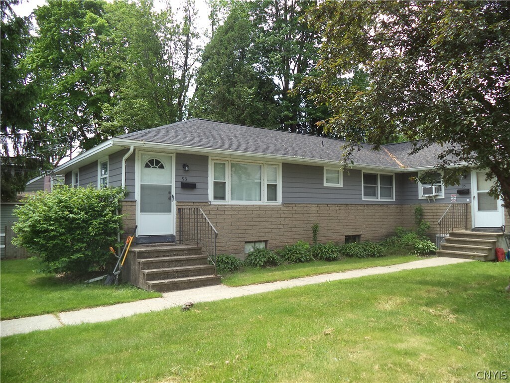 Foto principal - 93 Coolidge Rd