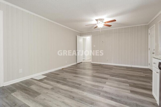 Foto del edificio - 122 Anthony St