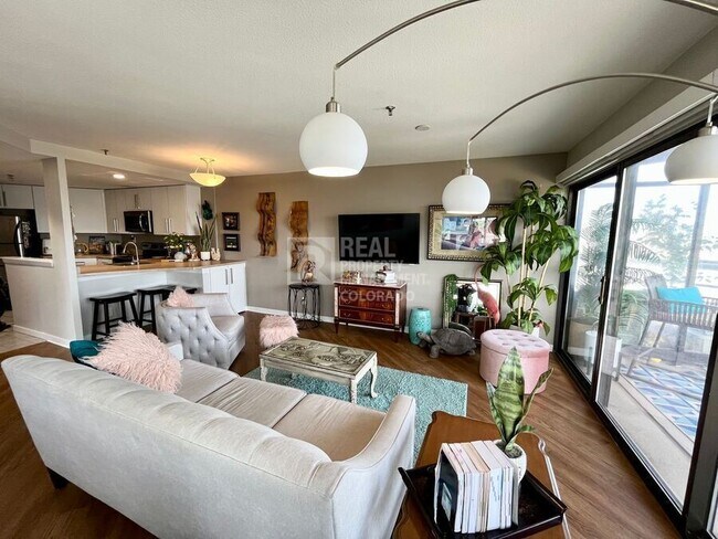 Foto del edificio - 100 Park Ave W