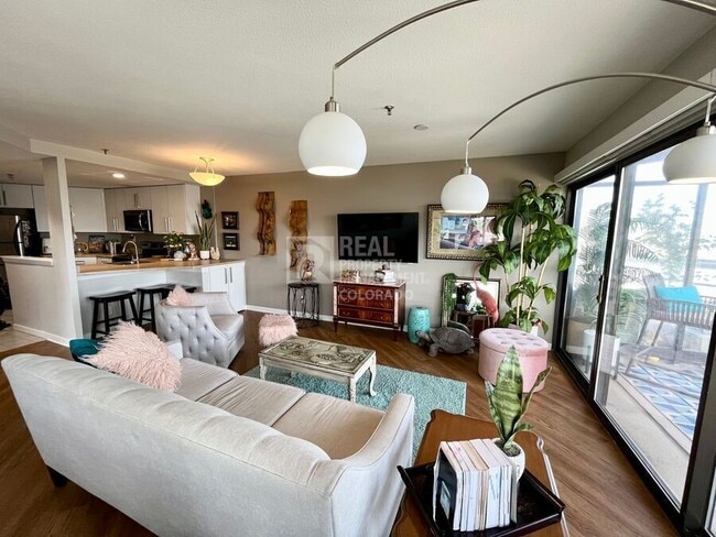 Building Photo - 100 Park Ave W