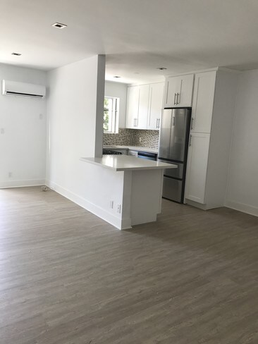 Foto del edificio - 7925 Clinton St