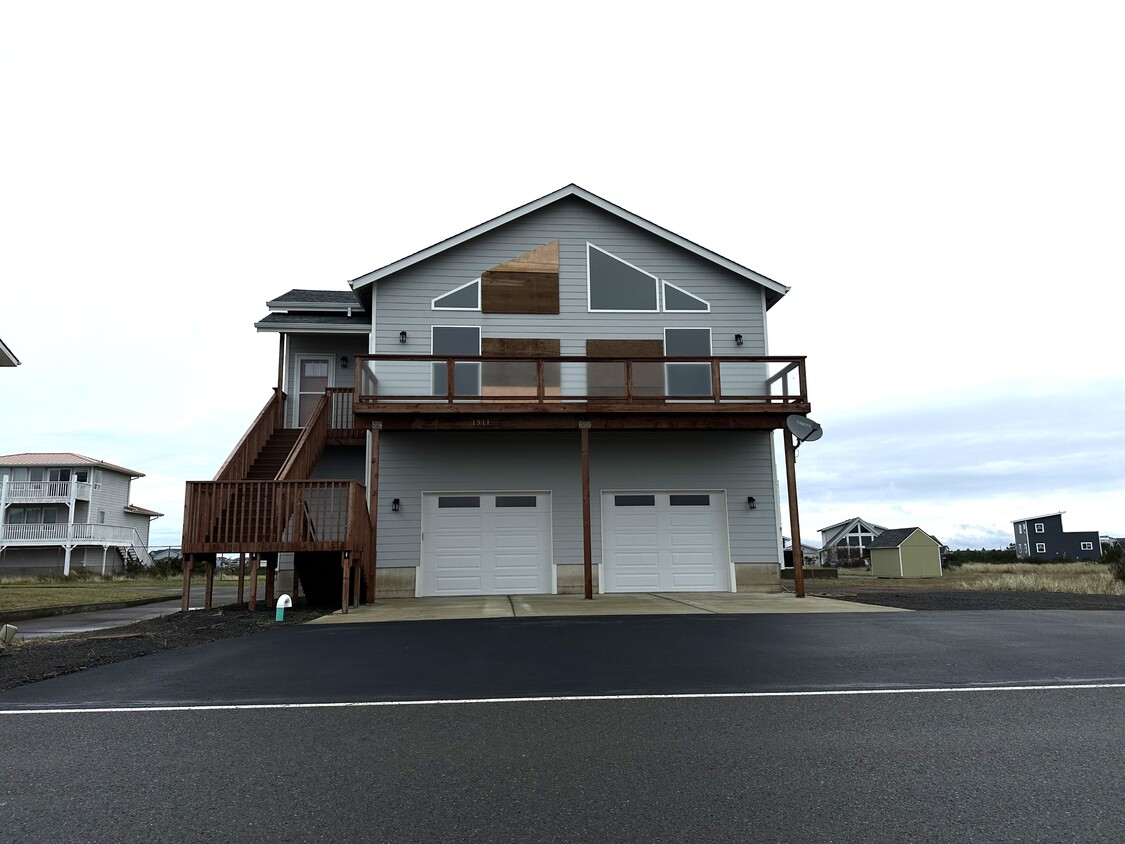 Foto principal - 1511 E Ocean Shores Blvd SW