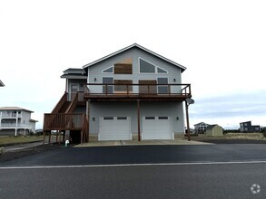 Building Photo - 1511 E Ocean Shores Blvd SW