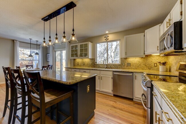 Building Photo - Stunning Upgraded 5BR 4BA Lafayette Home Near Coal Creek Trail & Hwy 287**