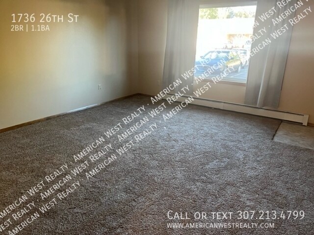 Building Photo - Nice Townhome: 2 Bed, 1.5 Bath