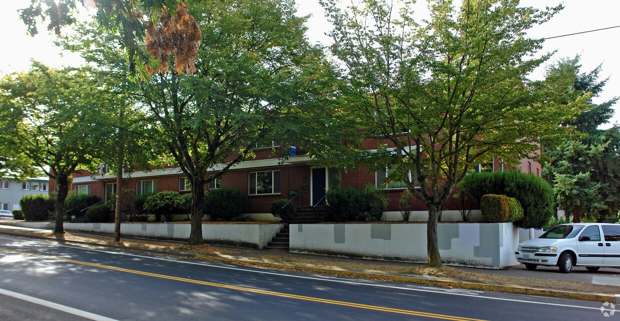 Primary Photo - Emerald Terrace
