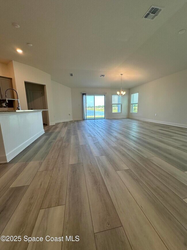 Foto del edificio - 715 Hatton Ln SE